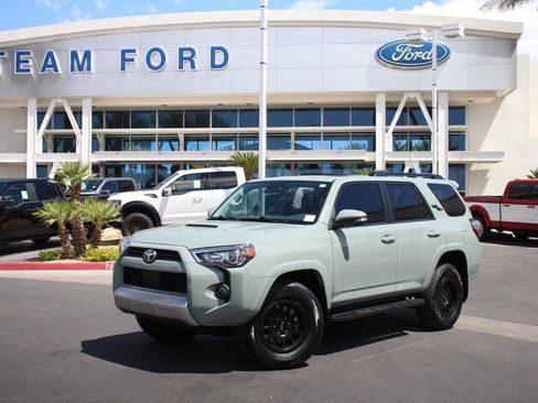 Used 2023 Toyota 4Runner TRD Off-Road Premium w/ Moonroof Package AWD/4WD image 2