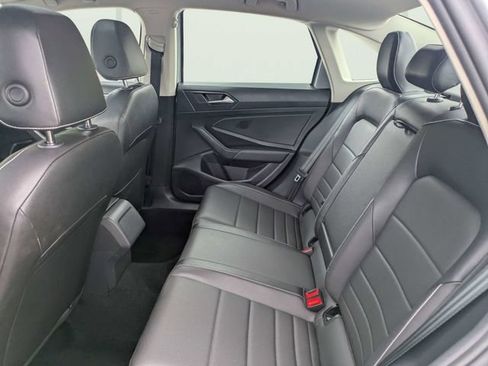 Used 2024 Volkswagen Jetta SE FWD image 12