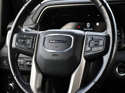 Used 2022 GMC Yukon Denali w/ Advanced Technology Package AWD/4WD image 25
