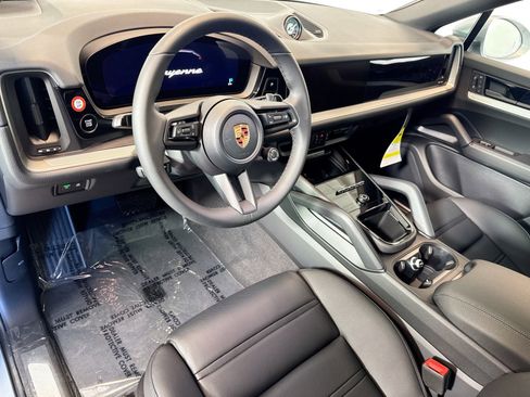 New 2026 Porsche Cayenne Coupe image 4