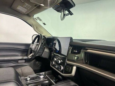 Used 2024 Ford Expedition XLT image 20