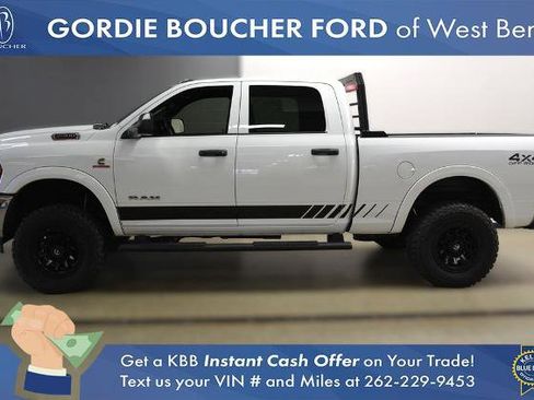 Used 2022 RAM 2500 Tradesman w/ Chrome Appearance Group AWD/4WD image 2