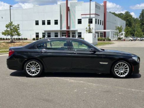 Used 2015 BMW 740Li xDrive image 8