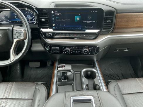 Used 2022 Chevrolet Silverado 1500 High Country w/ High Country Premium Package image 13