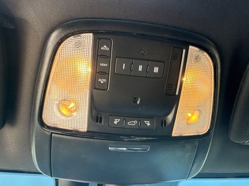 Used 2025 Dodge Durango GT AWD/4WD image 29