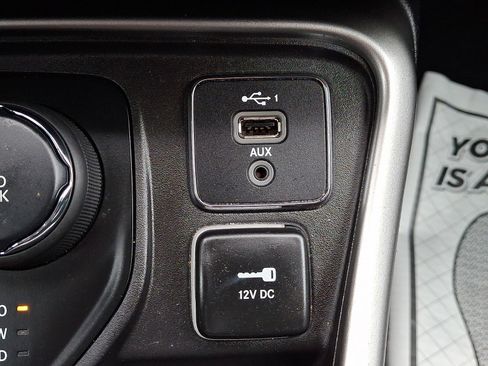 Used 2019 Jeep Compass Latitude image 23