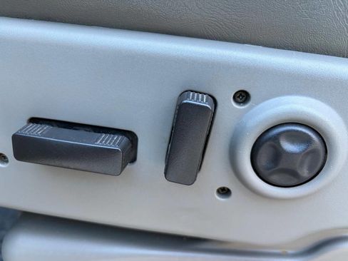 Used 2005 Chevrolet Avalanche 2500 w/ Preferred Equipment Group image 83