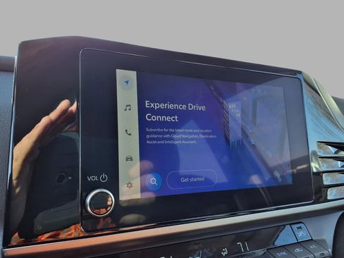 Used 2025 Toyota Camry LE image 7