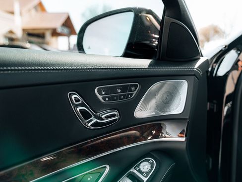 Used 2015 Mercedes-Benz S 550 Sedan image 18