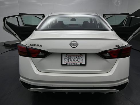 Used 2025 Nissan Altima 2.5 SL FWD image 10