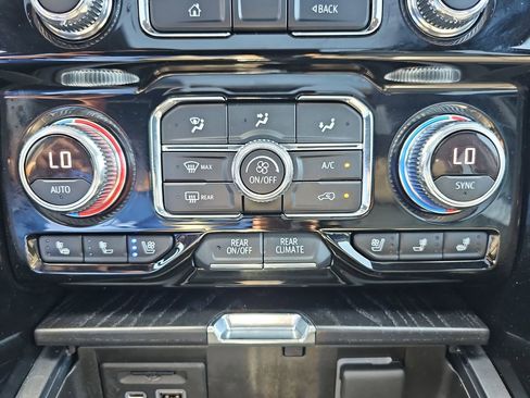 Used 2021 GMC Yukon XL Denali AWD/4WD image 26