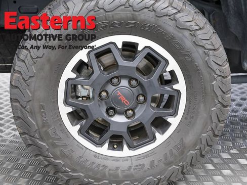 Used 2024 Toyota Tacoma TRD Off-Road AWD/4WD image 29