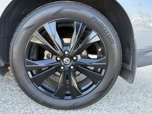 Used 2018 Nissan Pathfinder SL w/ Midnight Edition Package FWD image 21