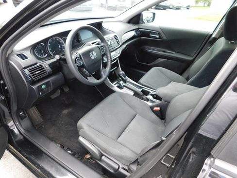 Used 2017 Honda Accord LX image 35