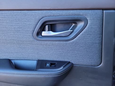 Used 2023 Nissan Rogue SV image 12