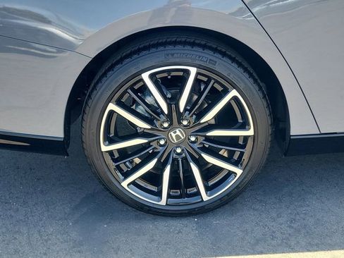 Used 2024 Honda Accord Touring image 6