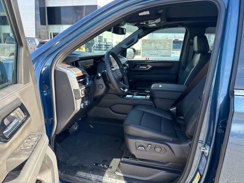 New 2026 GMC Yukon Denali w/ Sun & Power Step Package image 15
