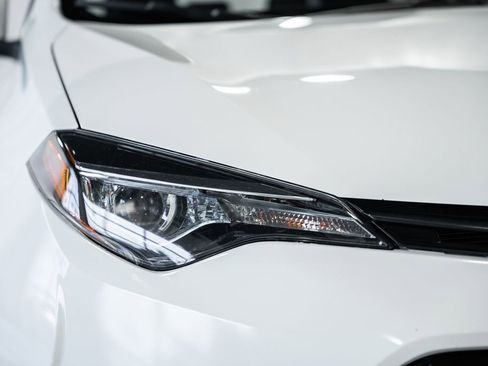 Used 2019 Toyota Corolla LE image 9