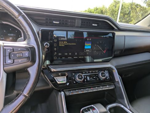Used 2023 GMC Sierra 1500 Denali AWD/4WD image 25