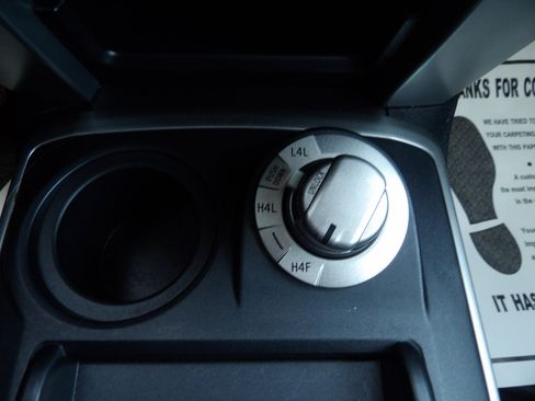 Used 2013 Toyota 4Runner SR5 image 18