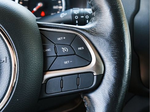 Used 2018 Jeep Renegade Limited w/ Safety & Security Group AWD/4WD image 14