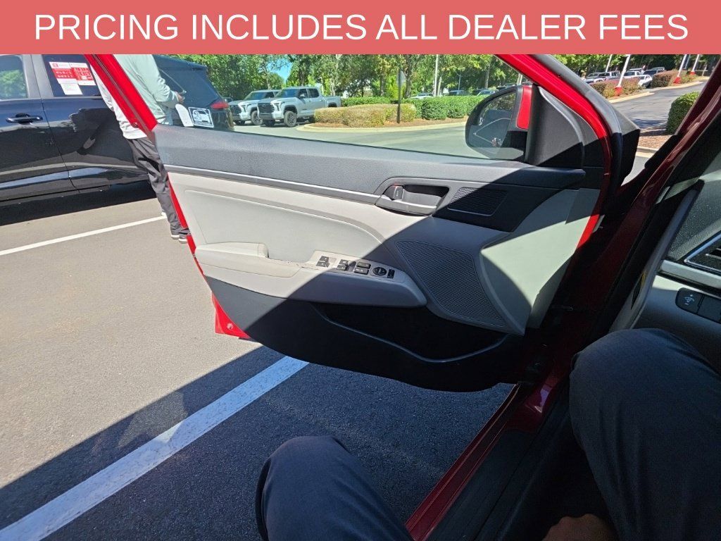 Used 2017 Hyundai Elantra SE FWD image 8