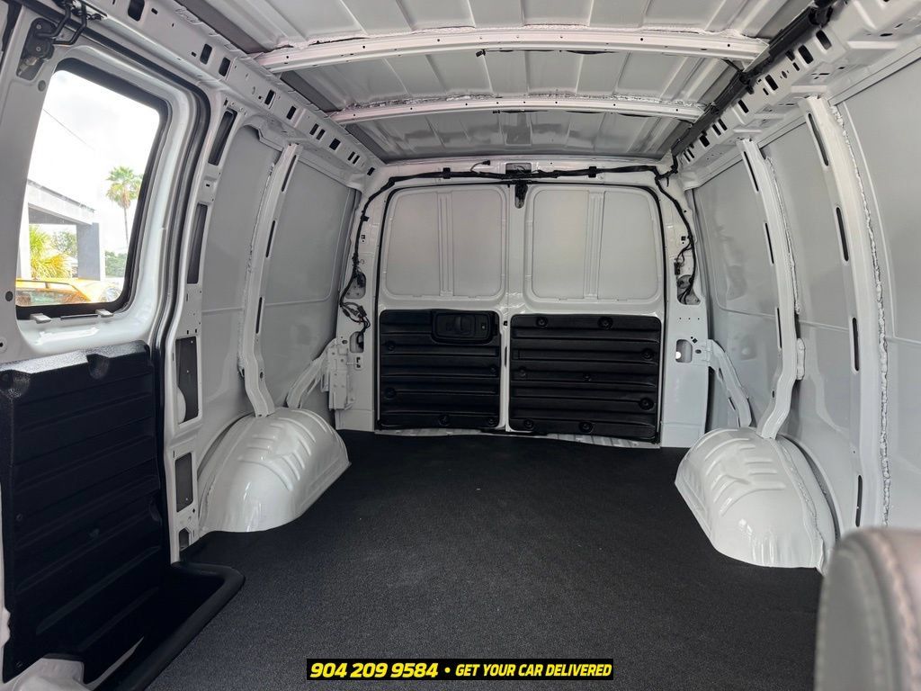 Used 2026 Chevrolet Express 2500 w/ Driver Convenience Package RWD image 23