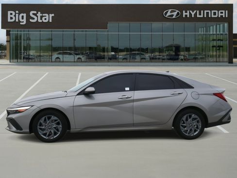 Certified 2024 Hyundai Elantra SEL image 2