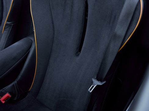 Used 2025 McLaren Artura Spider RWD image 51