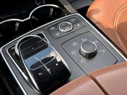 Used 2019 Mercedes-Benz GLS 450 4MATIC image 25