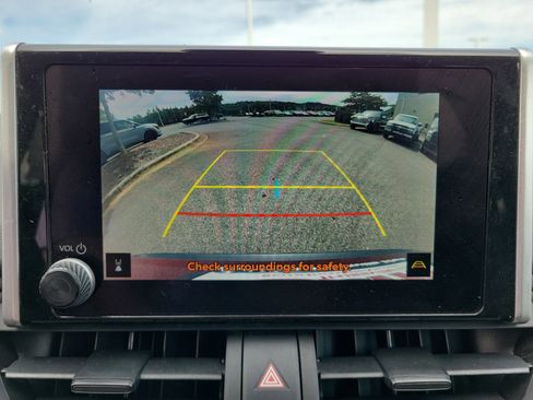 Used 2024 Toyota RAV4 LE FWD image 10