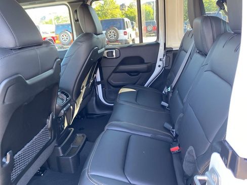 New 2025 Jeep Wrangler Unlimited Sahara w/ Safety Group AWD/4WD image 19