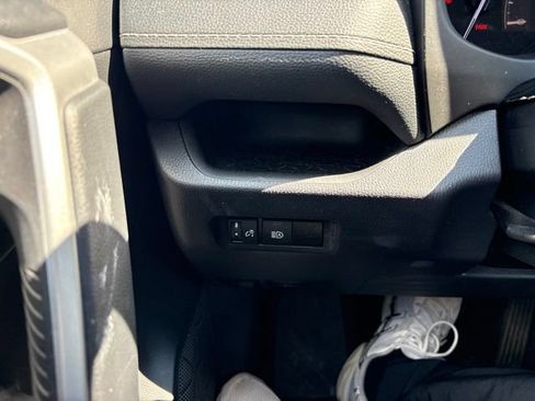 Used 2024 Toyota RAV4 XLE FWD image 15