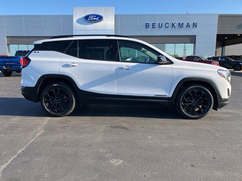 Used 2021 GMC Terrain SLE w/ Elevation Edition image 7