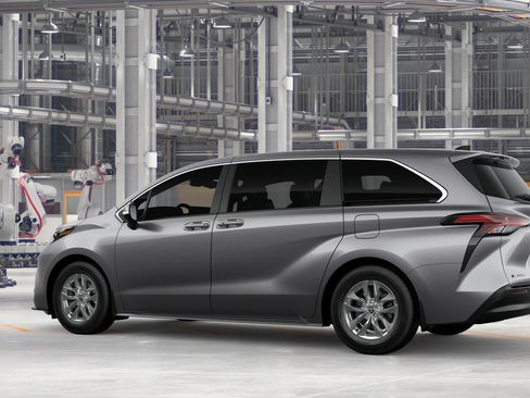 New 2026 Toyota Sienna LE AWD/4WD image 7