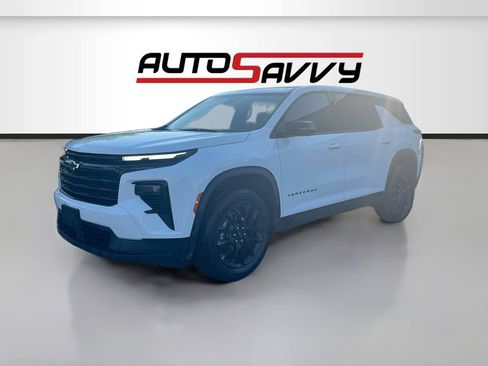 Used 2024 Chevrolet Traverse LS w/ Midnight/Sport Edition FWD image 3