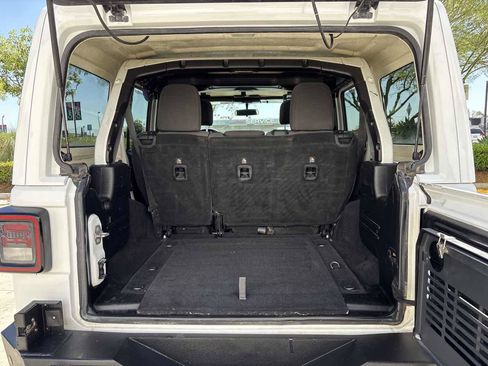 Used 2018 Jeep Wrangler Unlimited Sport S AWD/4WD image 10