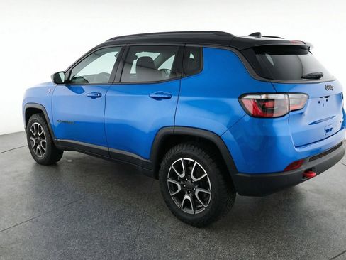 Used 2025 Jeep Compass Trailhawk image 6