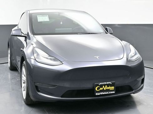 Used 2023 Tesla Model Y Long Range image 3