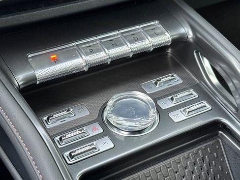 New 2026 Lincoln Nautilus Premier AWD/4WD image 19