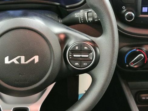 Used 2023 Kia Soul LX image 28