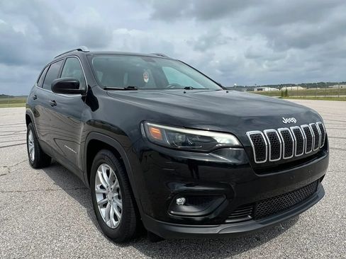 Used 2019 Jeep Cherokee Latitude Plus FWD image 1