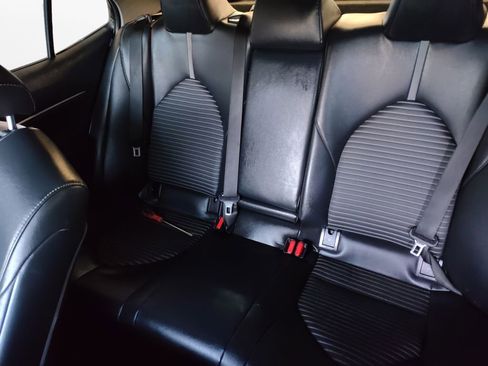 Used 2019 Toyota Camry L image 20