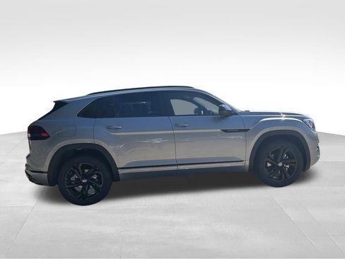 New 2026 Volkswagen Atlas Cross Sport SEL R-Line image 3