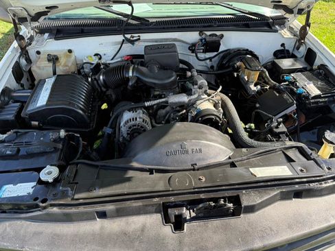 Used 2000 Chevrolet Silverado 2500 2WD Regular Cab image 24