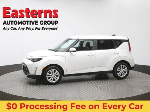 Used 2025 Kia Soul LX FWD image 58