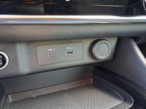 Used 2023 Nissan Rogue S FWD image 18
