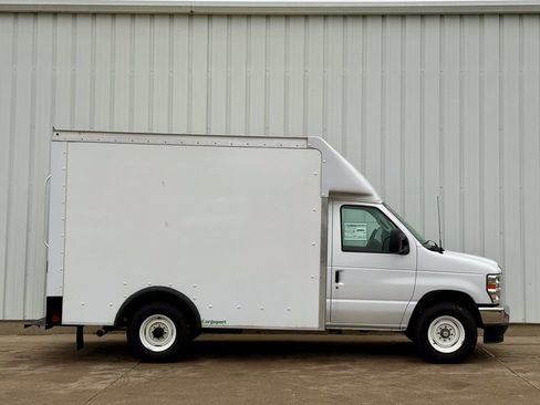 New 2025 Ford E-350 and Econoline 350 Super Duty w/ Power Equipment Group RWD image 6