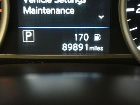 Used 2019 Nissan Sentra SV FWD image 13