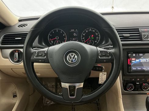 Used 2014 Volkswagen Passat 1.8T SE FWD image 30